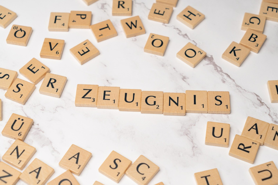 zeugnis-8282332_1280